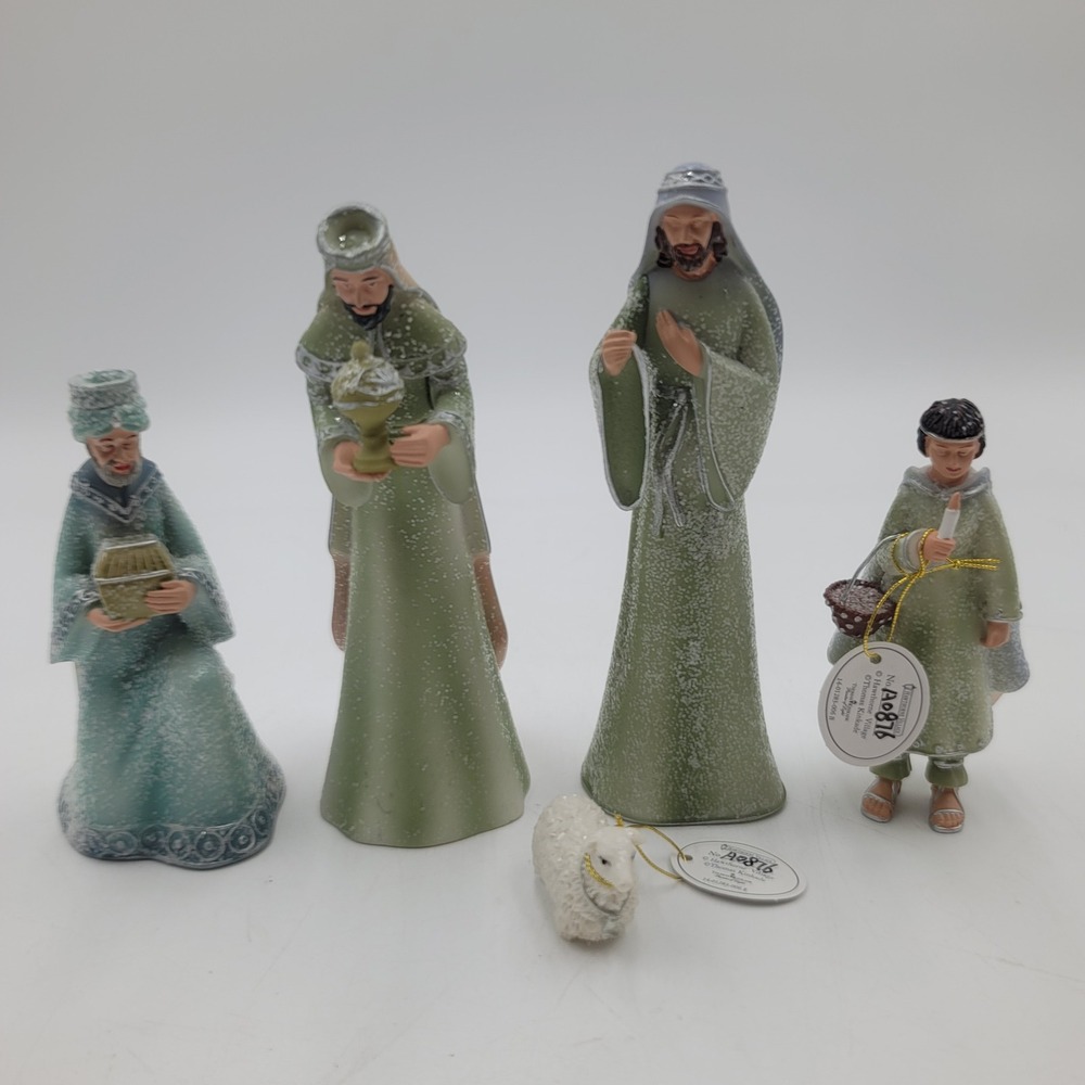 Thomas Kinkade Hawthorne Village Nativity Figures King Balthazar Melchior Set